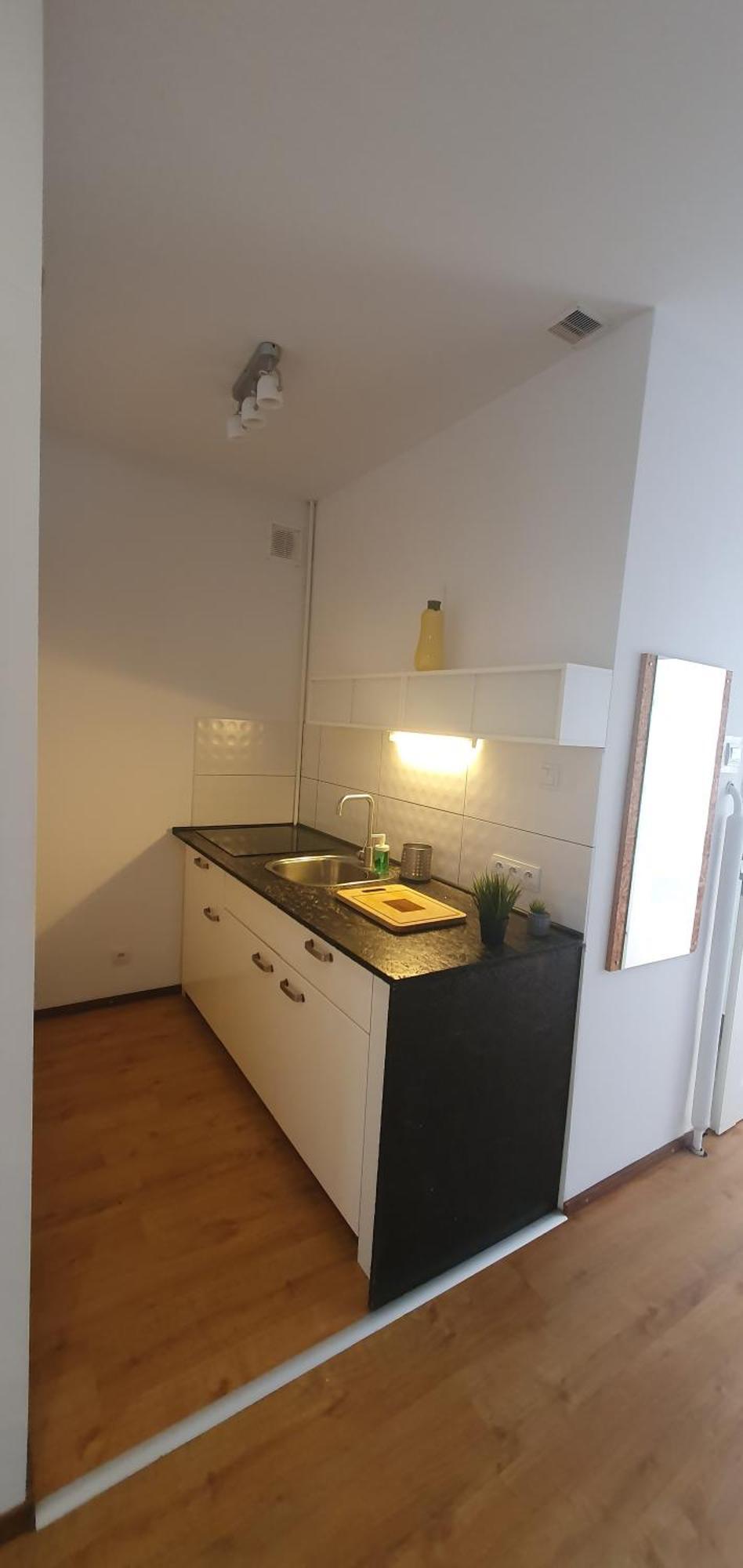 W Lodzi, Energetykow 1 Łódź